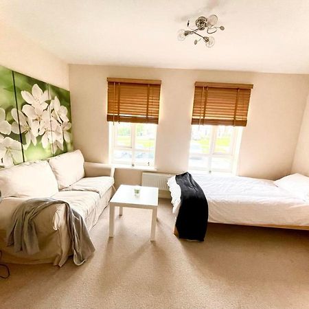 Lakeside Stylish 3 Bedroom House Grays Bagian luar foto