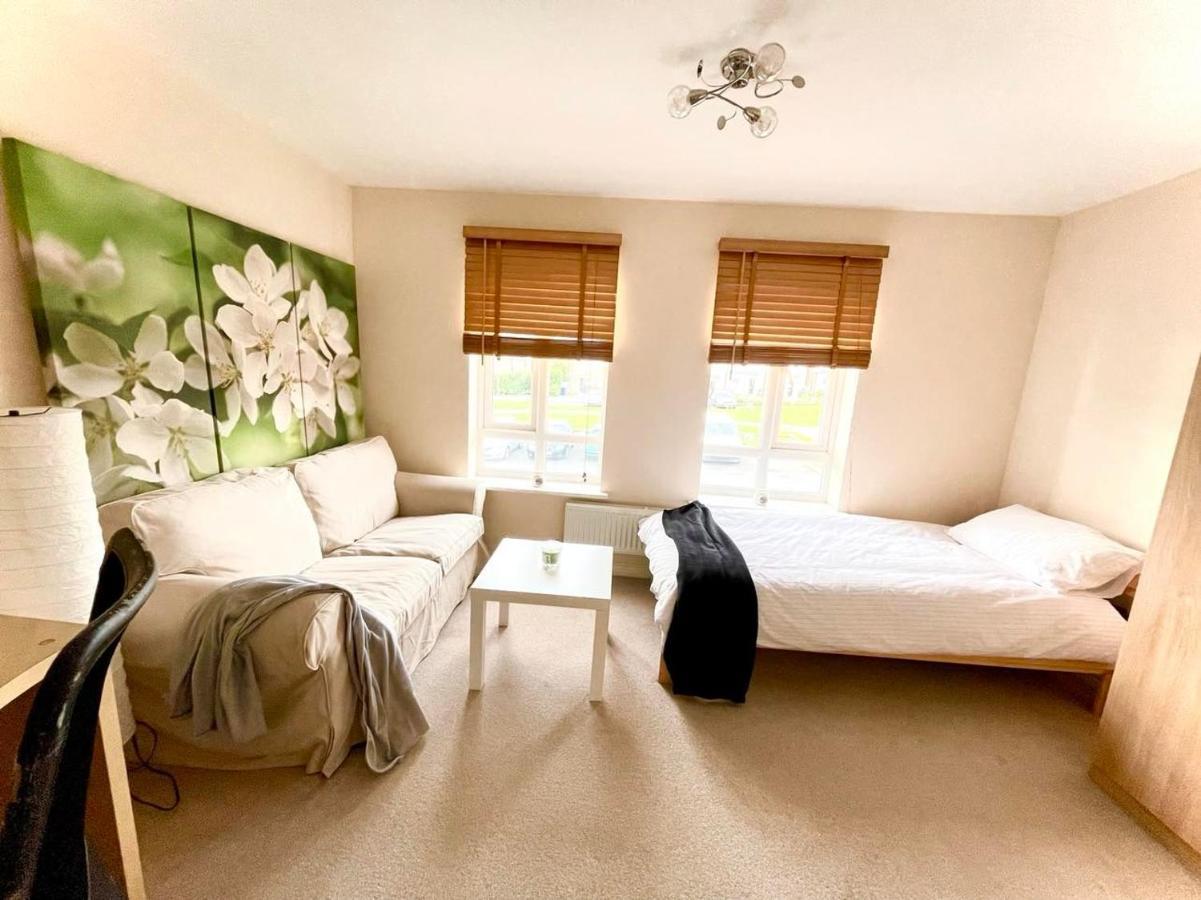 Lakeside Stylish 3 Bedroom House Grays Bagian luar foto