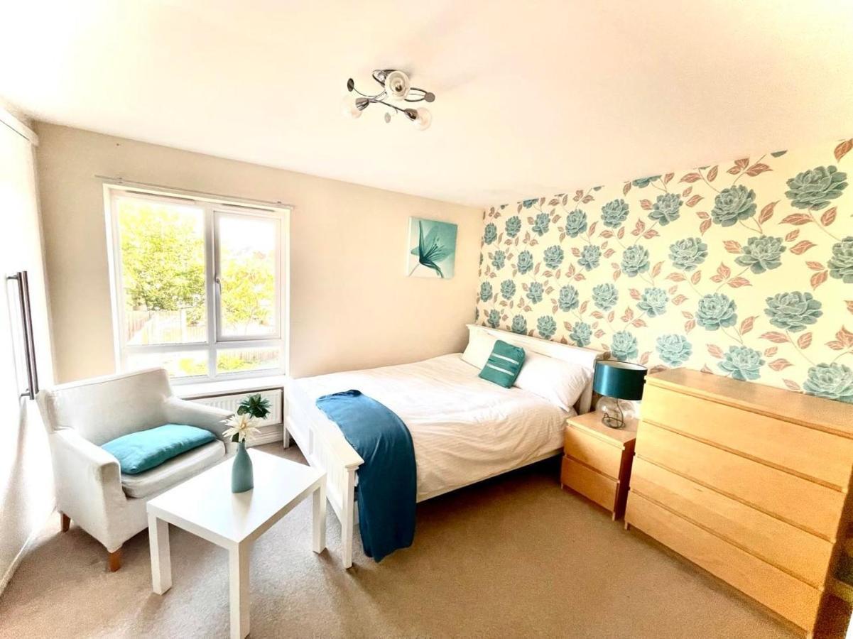 Lakeside Stylish 3 Bedroom House Grays Bagian luar foto